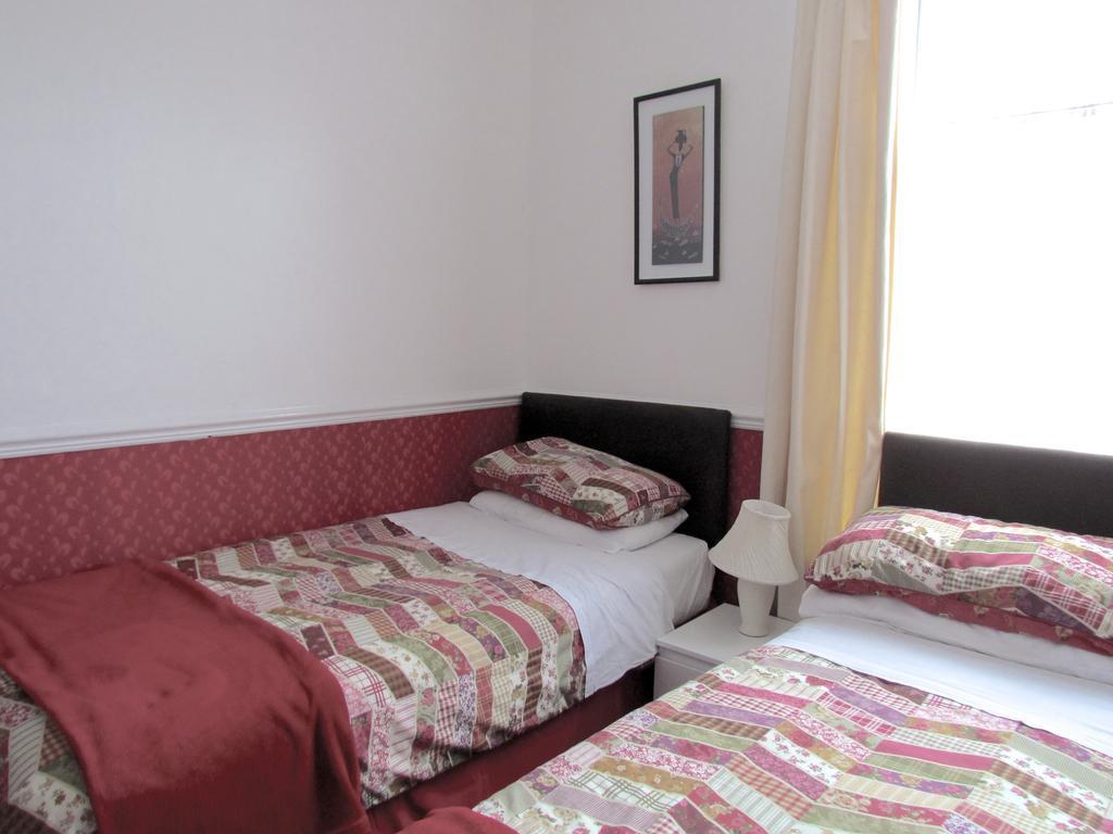 Wimbourne Guest House Blackpool Room photo