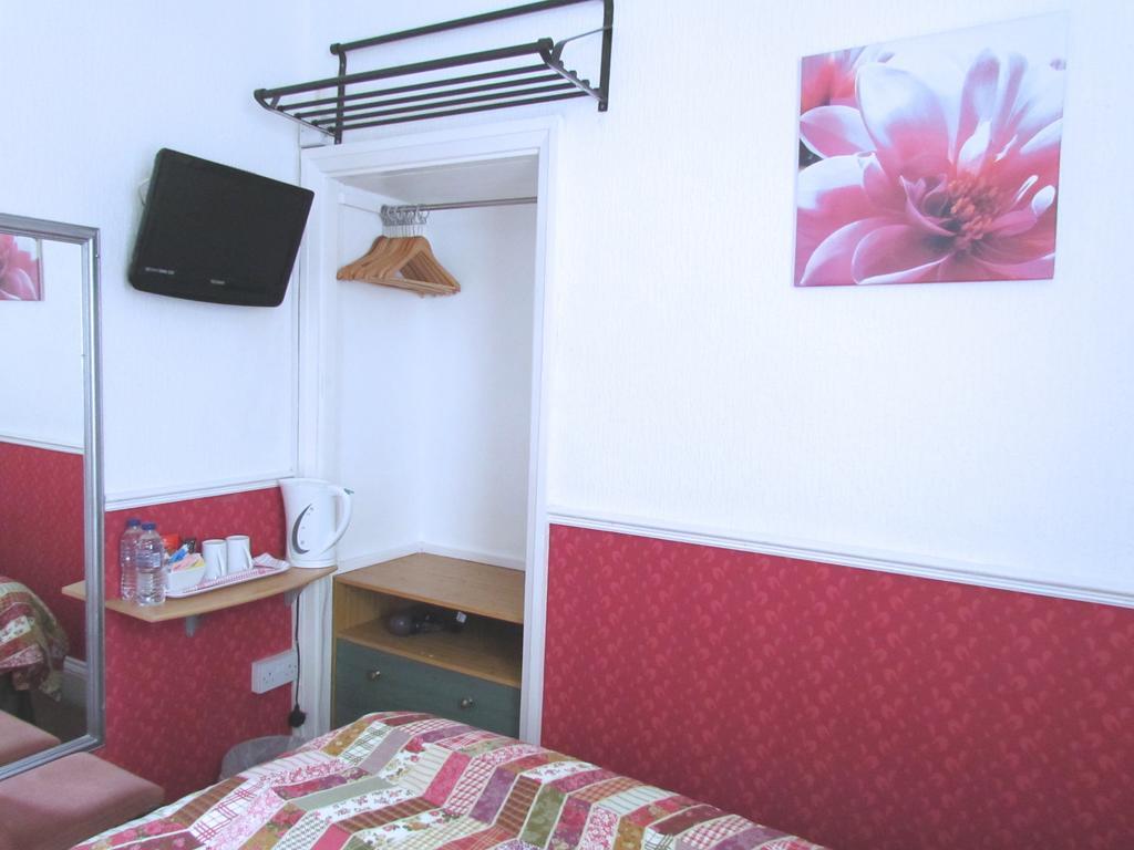 Wimbourne Guest House Blackpool Room photo